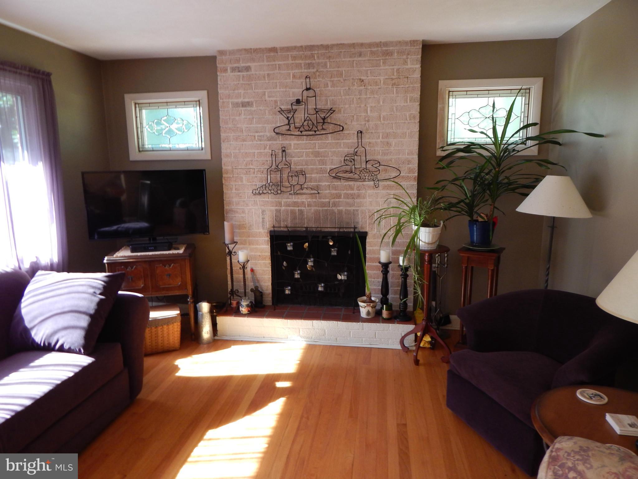 23 Sheraton Road Randallstown, MD 21133 - Photo 5 of 30 Living Room