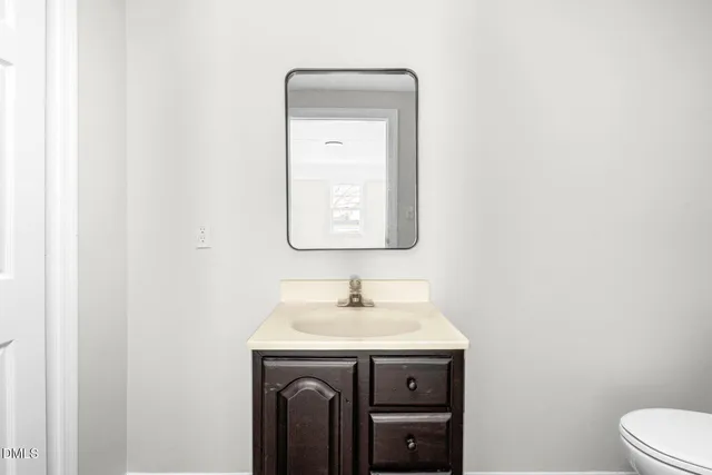 a view of back yard of the house