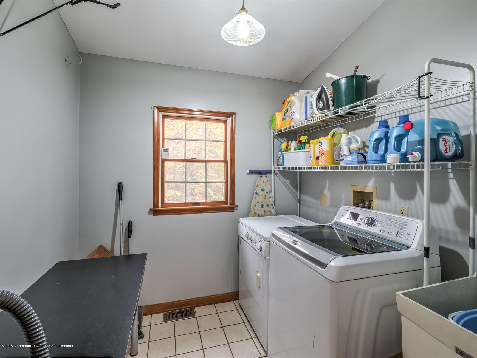 65 Streeker Road Wrightstown, NJ 08562 - Photo 25 of 34 a view of kitchen and sink