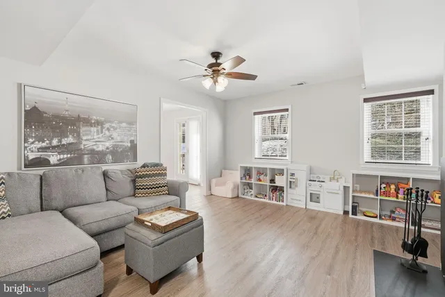 $850,000 | 4828 Bradley Boulevard, Unit 212, Chevy Chase, MD 20815