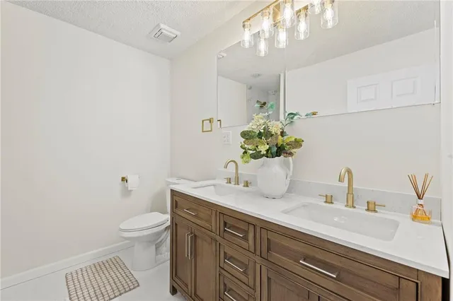 $325,000 | 3709 Northeast Grant Street, Lee's Summit, MO 64064