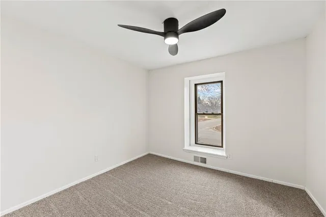 $325,000 | 3709 Northeast Grant Street, Lee's Summit, MO 64064