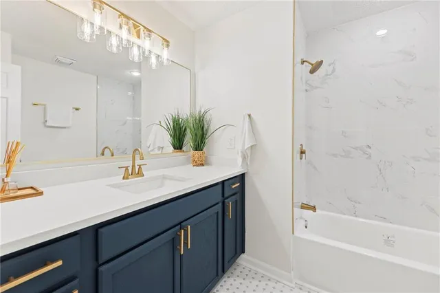 $325,000 | 3709 Northeast Grant Street, Lee's Summit, MO 64064