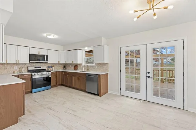 $325,000 | 3709 Northeast Grant Street, Lee's Summit, MO 64064