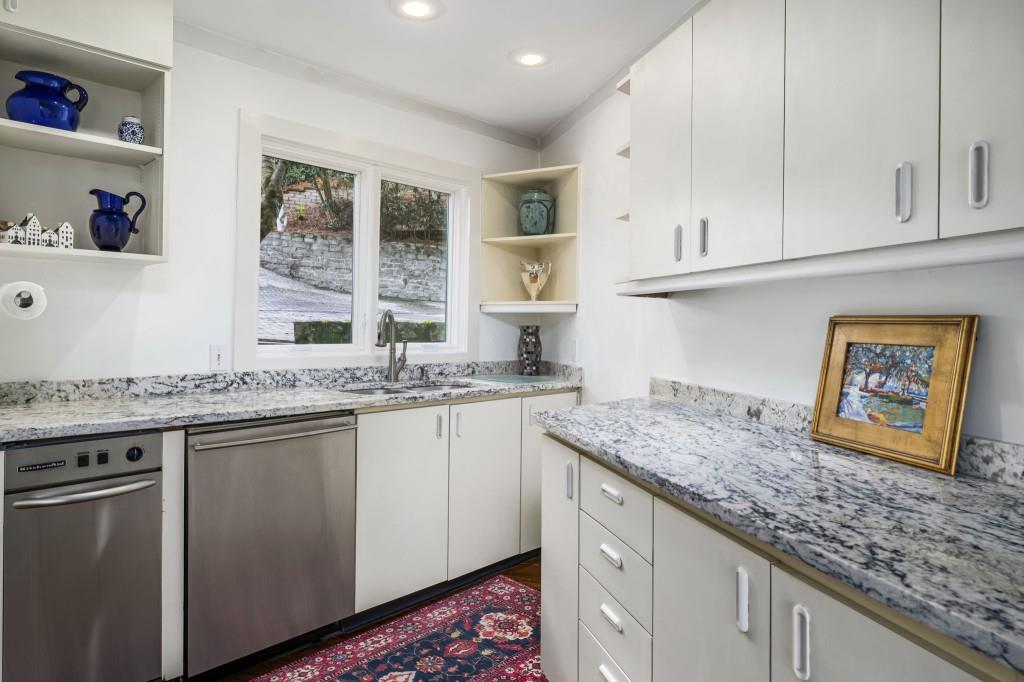 130 Huntcliff Point Northeast Sandy Springs, GA 30350 - Photo 20 of 67