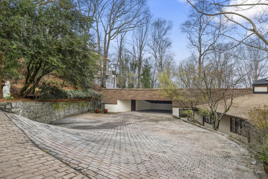 130 Huntcliff Point Northeast Sandy Springs, GA 30350 - Photo 2 of 67