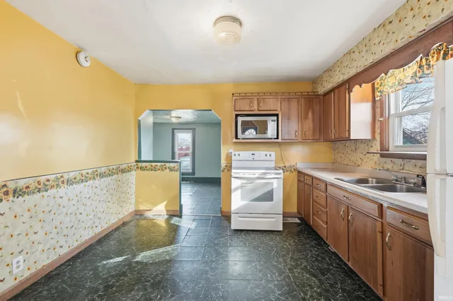 $150,000 | 409 North Pearl Street, Butler, IN 46721