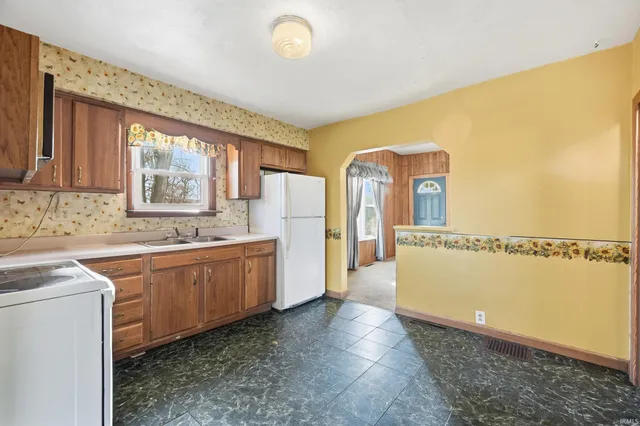 $150,000 | 409 North Pearl Street, Butler, IN 46721