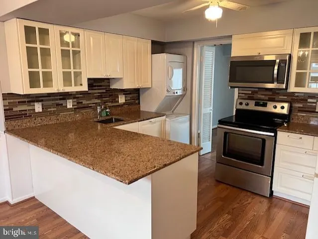 $355,000 | 14472 Rustling Leaves Lane, Unit 26B, Centreville, VA 20121