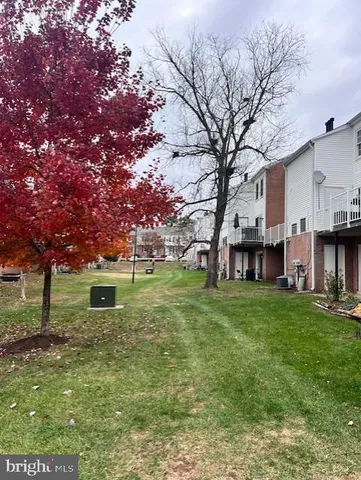 $355,000 | 14472 Rustling Leaves Lane, Unit 26B, Centreville, VA 20121