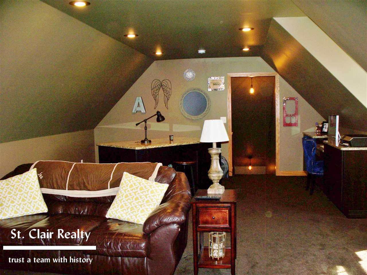 8731 Bartel Road Columbus, MI 48063 - Photo 21 of 31 31292758-20.JPG