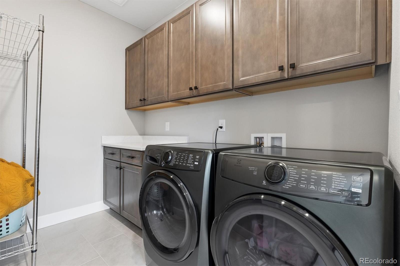 5980 South Platte Canyon Road Littleton, CO 80123 - Photo 35 of 50 a utility room with dryer and washer