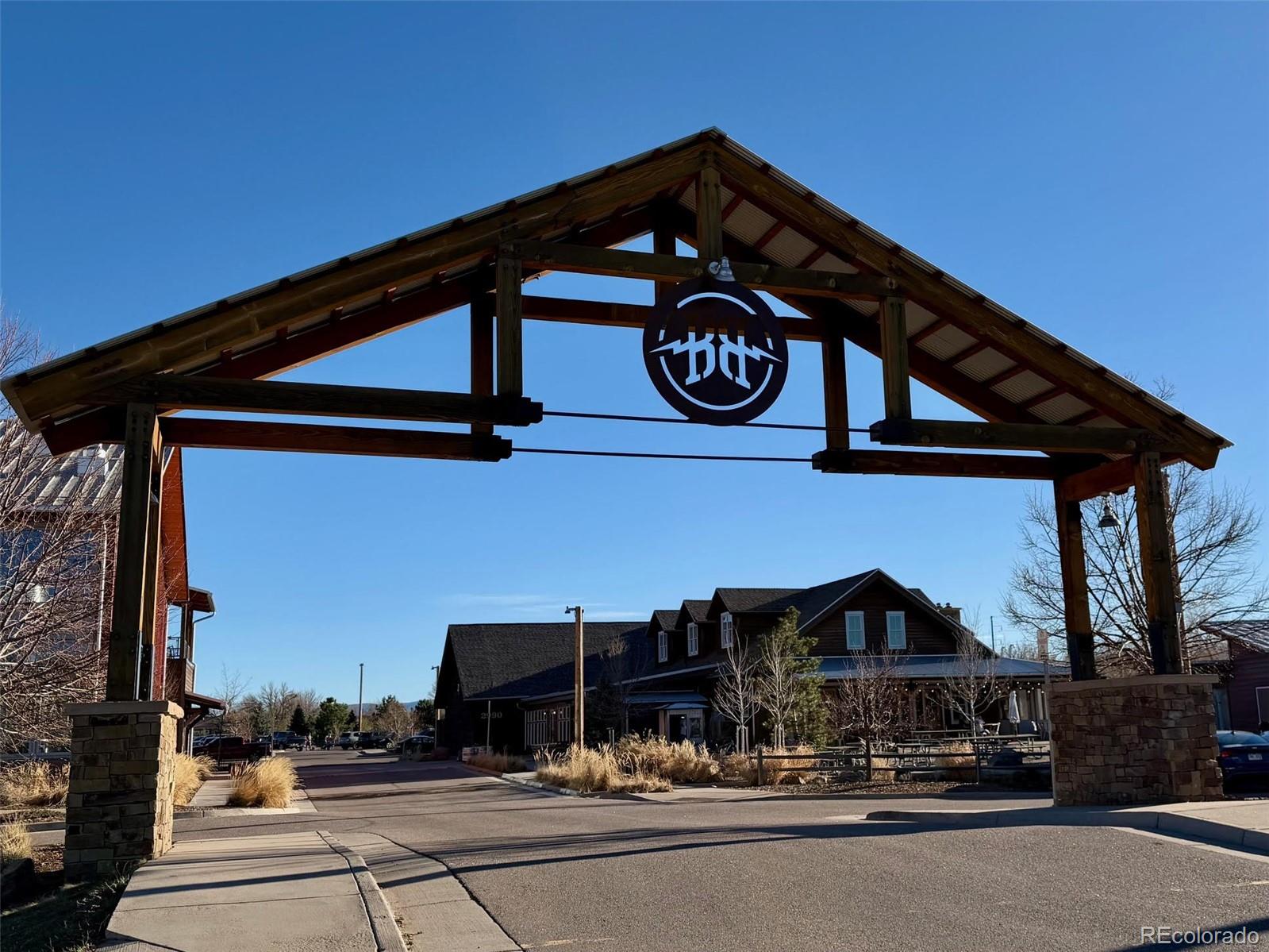 5980 South Platte Canyon Road Littleton, CO 80123 - Photo 49 of 50 a view of a building with car parked
