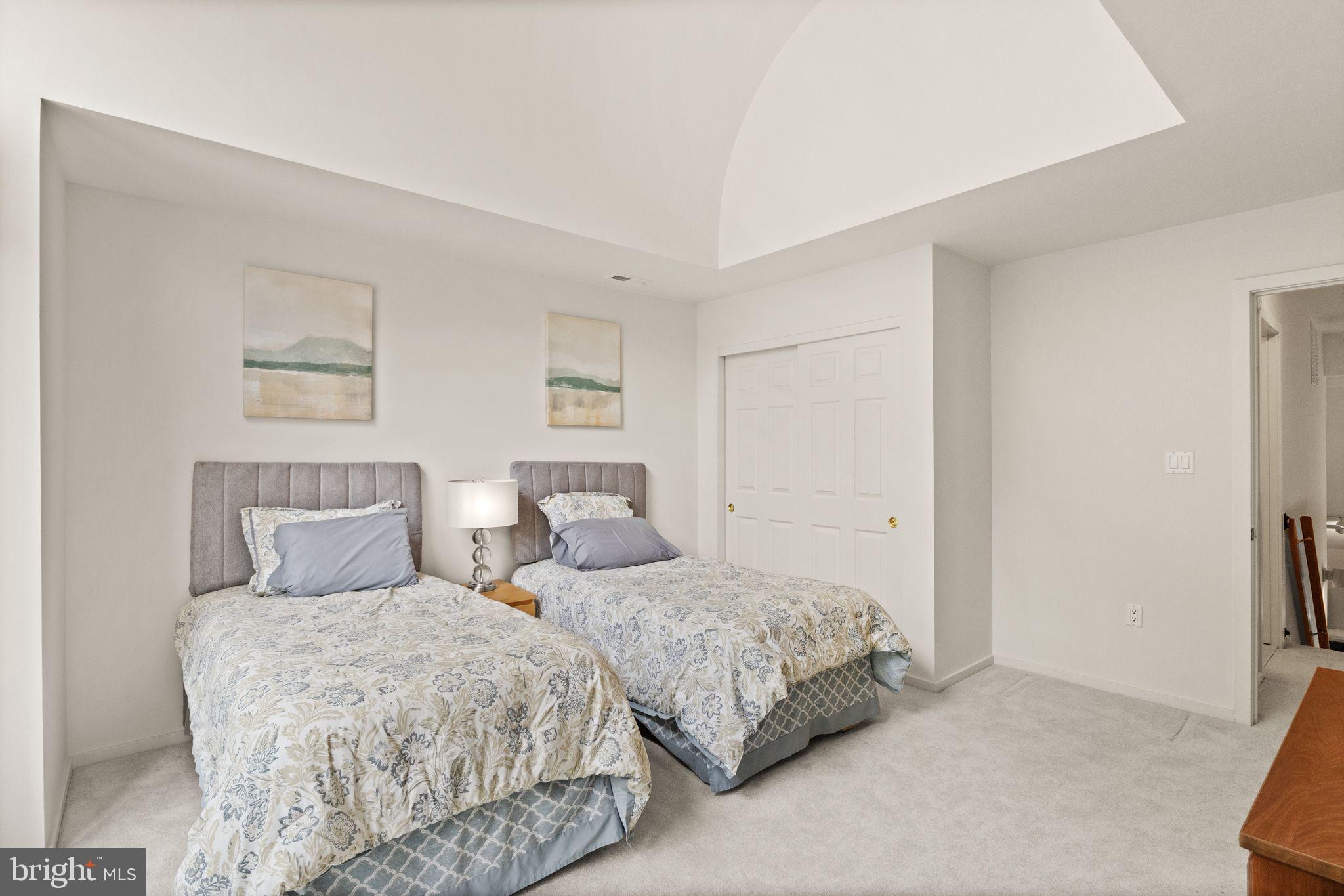 1424 Belcastle Court Reston, VA 20194 - Photo 21 of 33 Fantastic arched ceiling.
