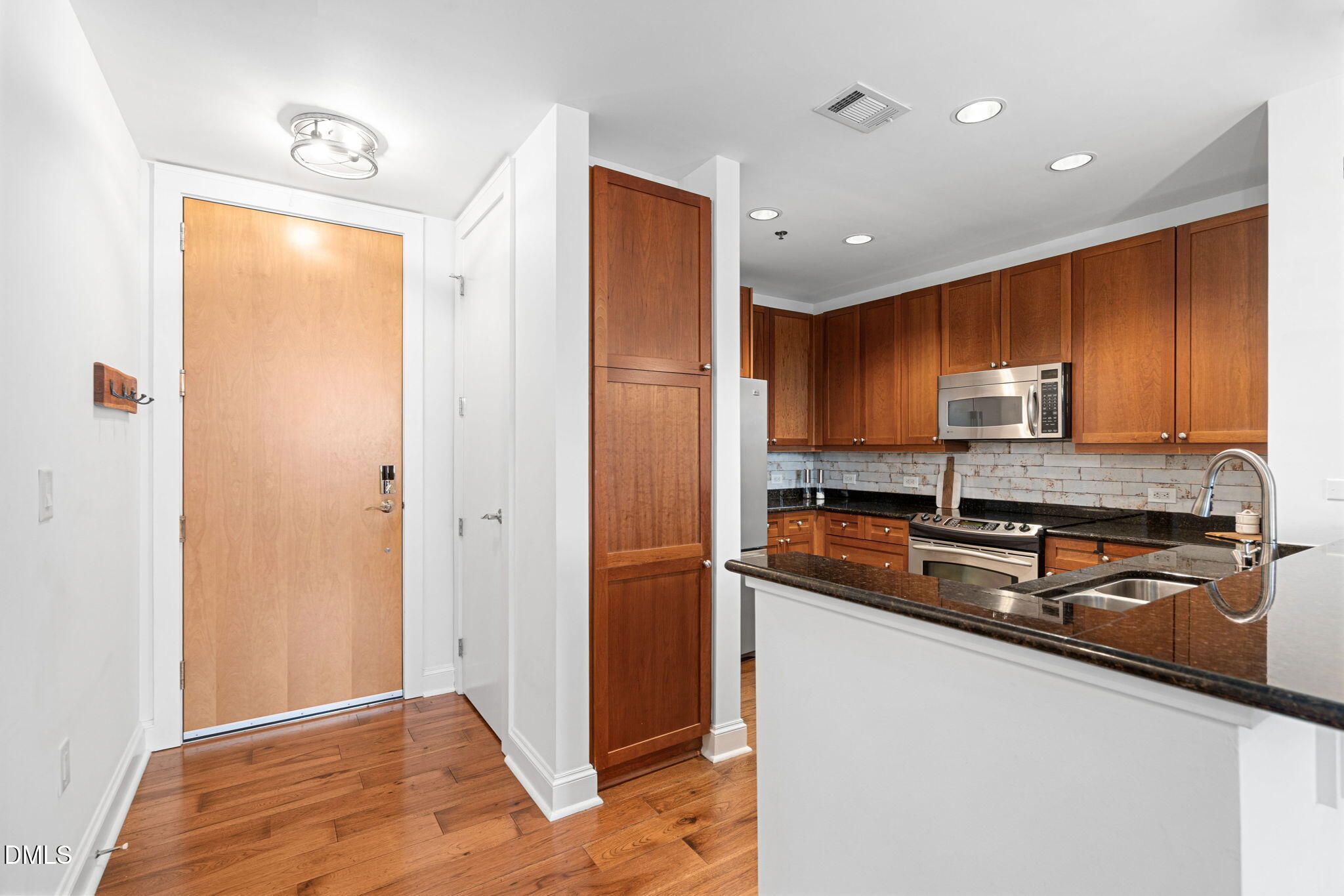 618 North Boylan Avenue, Unit 812 Raleigh, NC 27603 - Photo 16 of 35 23-web-or-mls-618-n-boylan-ave