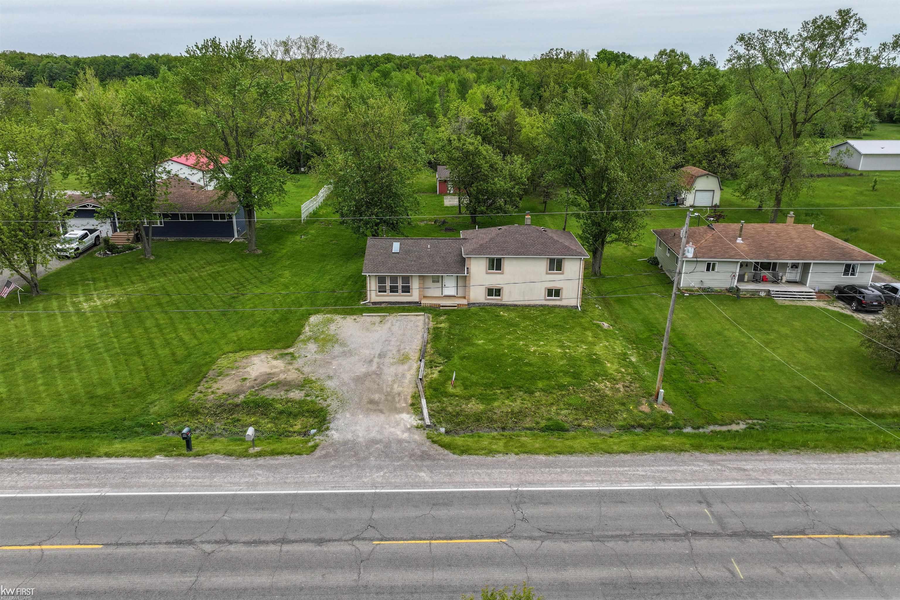 7447 East Bristol Road Davison, MI 48423 - Photo 30 of 37 50166842-317e471e-0360-4930-bd1f-1ab9e201d2f6.JPG