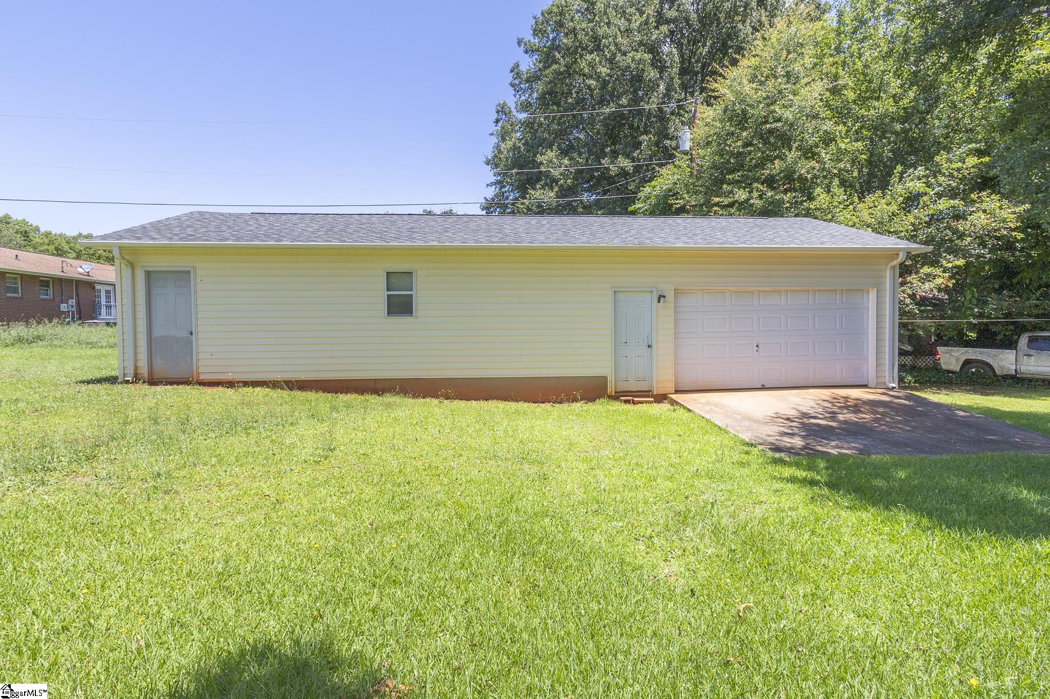 1115 Old Denver School Road Pendleton, SC 29670 - Photo 4 of 35
