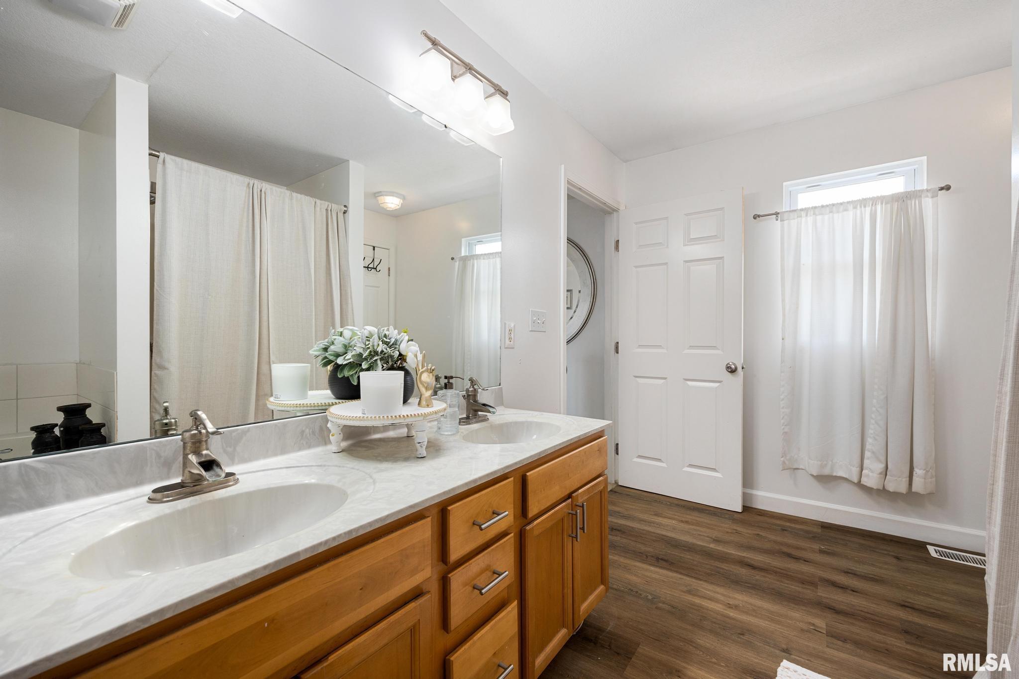 5926 West Ridgecrest Circle Peoria, IL 61615 - Photo 26 of 37