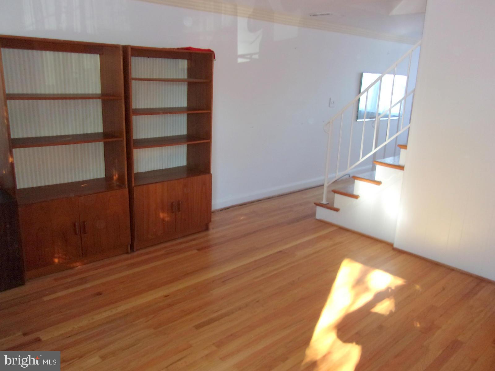 1206 Dalton Road Baltimore, MD 21234 - Photo 3 of 20 Living Room
