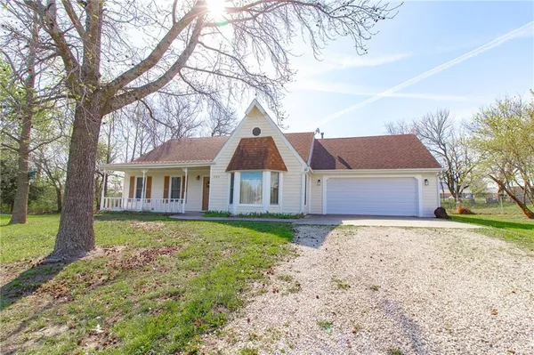 $275,000 | 209 East 17th Street, Holden, MO 64040