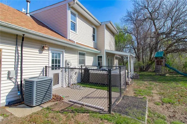 $275,000 | 209 East 17th Street, Holden, MO 64040
