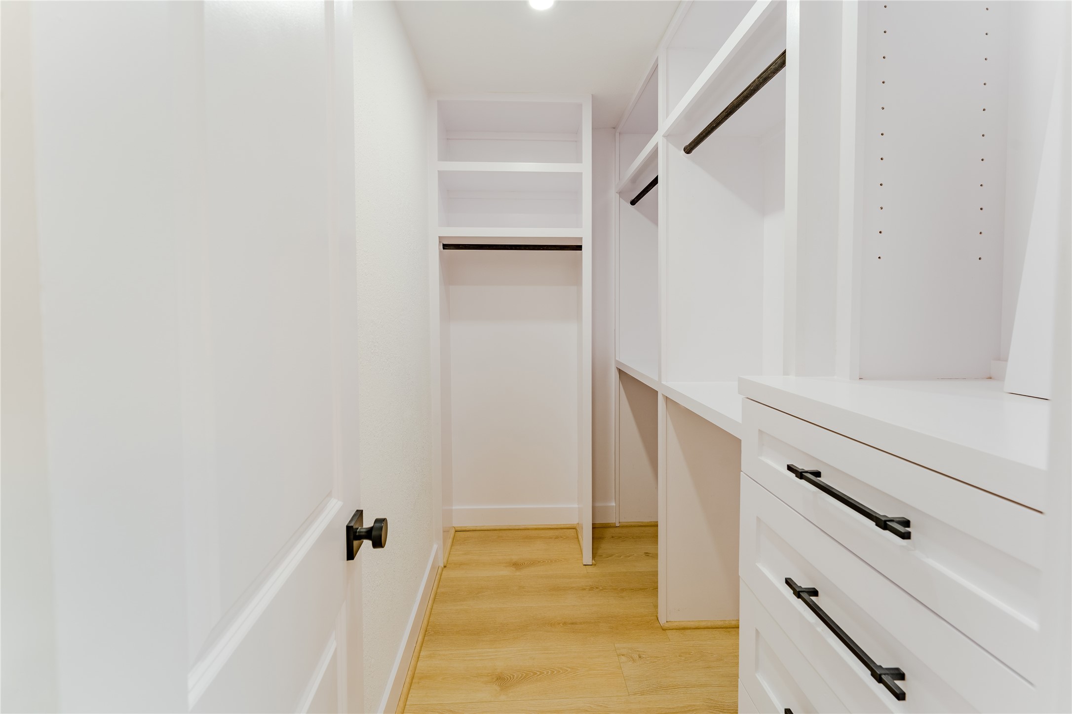 6027 Valkeith Drive Houston, TX 77096 - Photo 21 of 31 a view of walk in closet