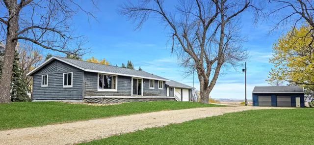 $270,000 | 1540 10th Avenue, Woodstock, MN 56186