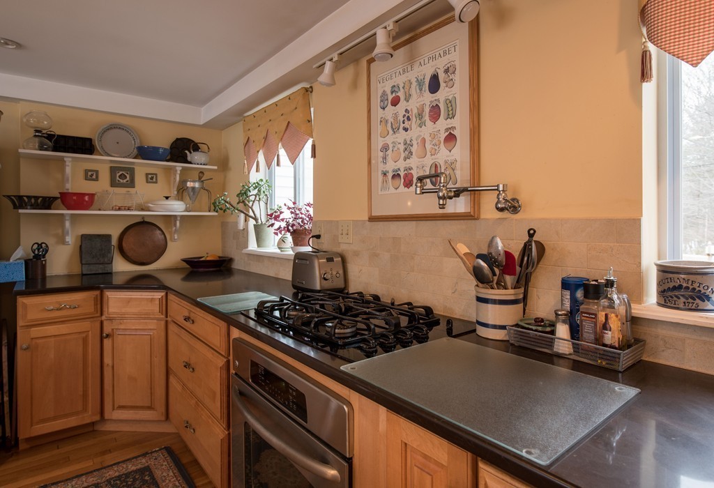 51 Pomeroy Meadow Road Southampton, MA 01073 - Photo 12 of 30 Gallery Image 12