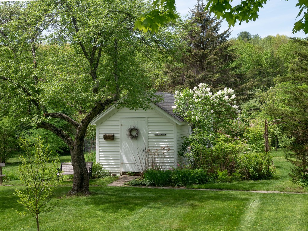 51 Pomeroy Meadow Road Southampton, MA 01073 - Photo 3 of 30 Gallery Image 3