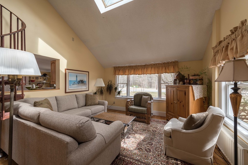 51 Pomeroy Meadow Road Southampton, MA 01073 - Photo 4 of 30 Gallery Image 4