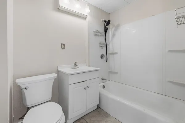 $2,500 | 28 Prospect Street, Unit 2, Brockton, MA 02301