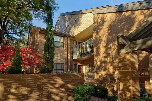 $359,900 | 5170 Westgrove Drive, Unit 5170, Dallas, TX 75248