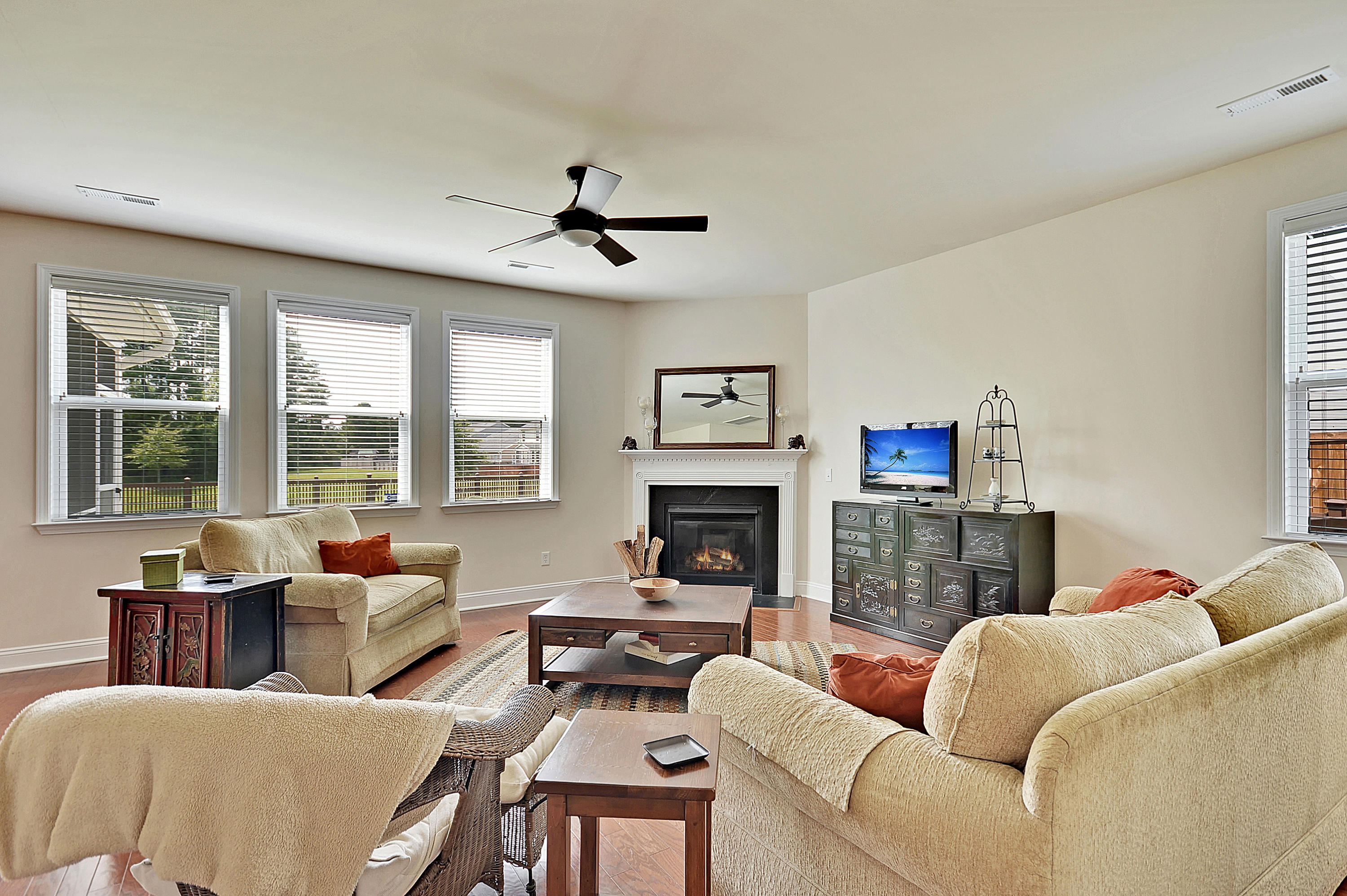 213 Decatur Drive Summerville, SC 29486 - Photo 8 of 40 DSC_0369_DSC_0376 copy
