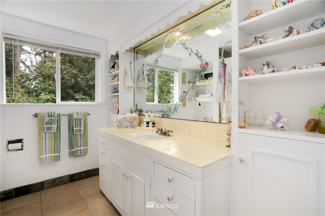 19016 Ross Road Bothell, WA 98011 - Photo 13 of 25 Gallery Image 13