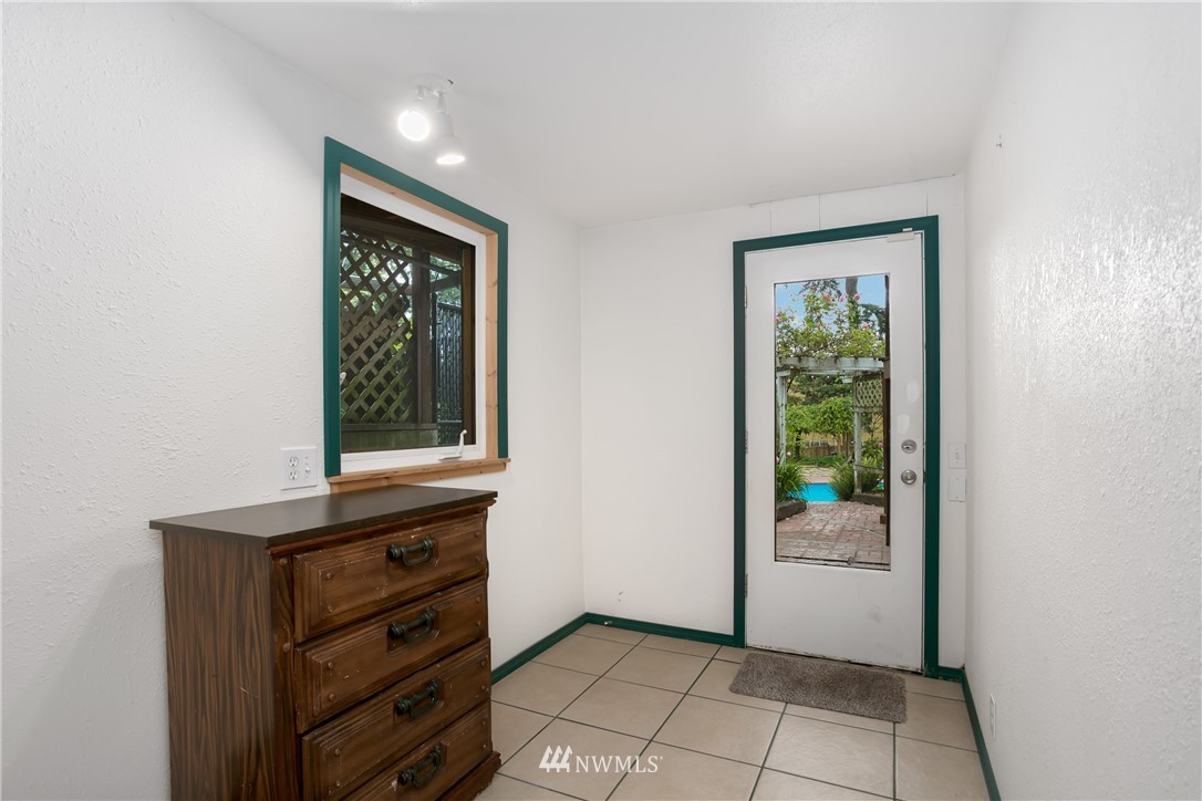 19016 Ross Road Bothell, WA 98011 - Photo 24 of 25 Gallery Image 24