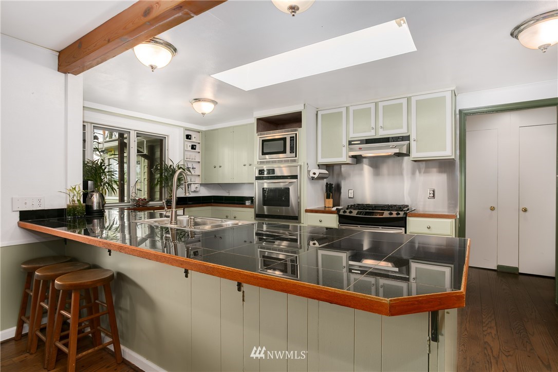 19016 Ross Road Bothell, WA 98011 - Photo 5 of 25 Gallery Image 5
