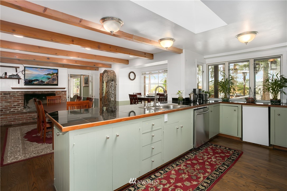 19016 Ross Road Bothell, WA 98011 - Photo 6 of 25 Gallery Image 6