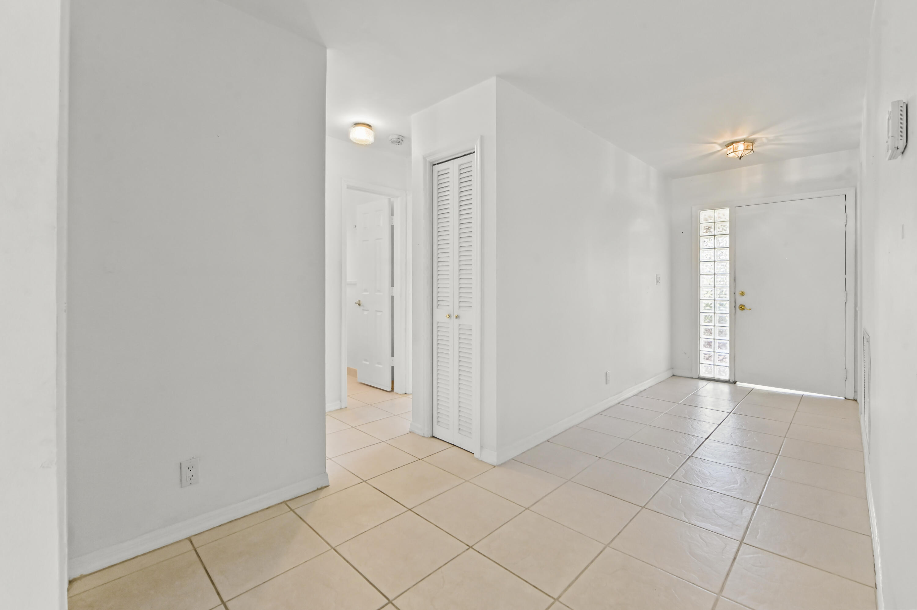329 Knob Hill Boulevard Boca Raton, FL 33431 - Photo 6 of 35 Foyer