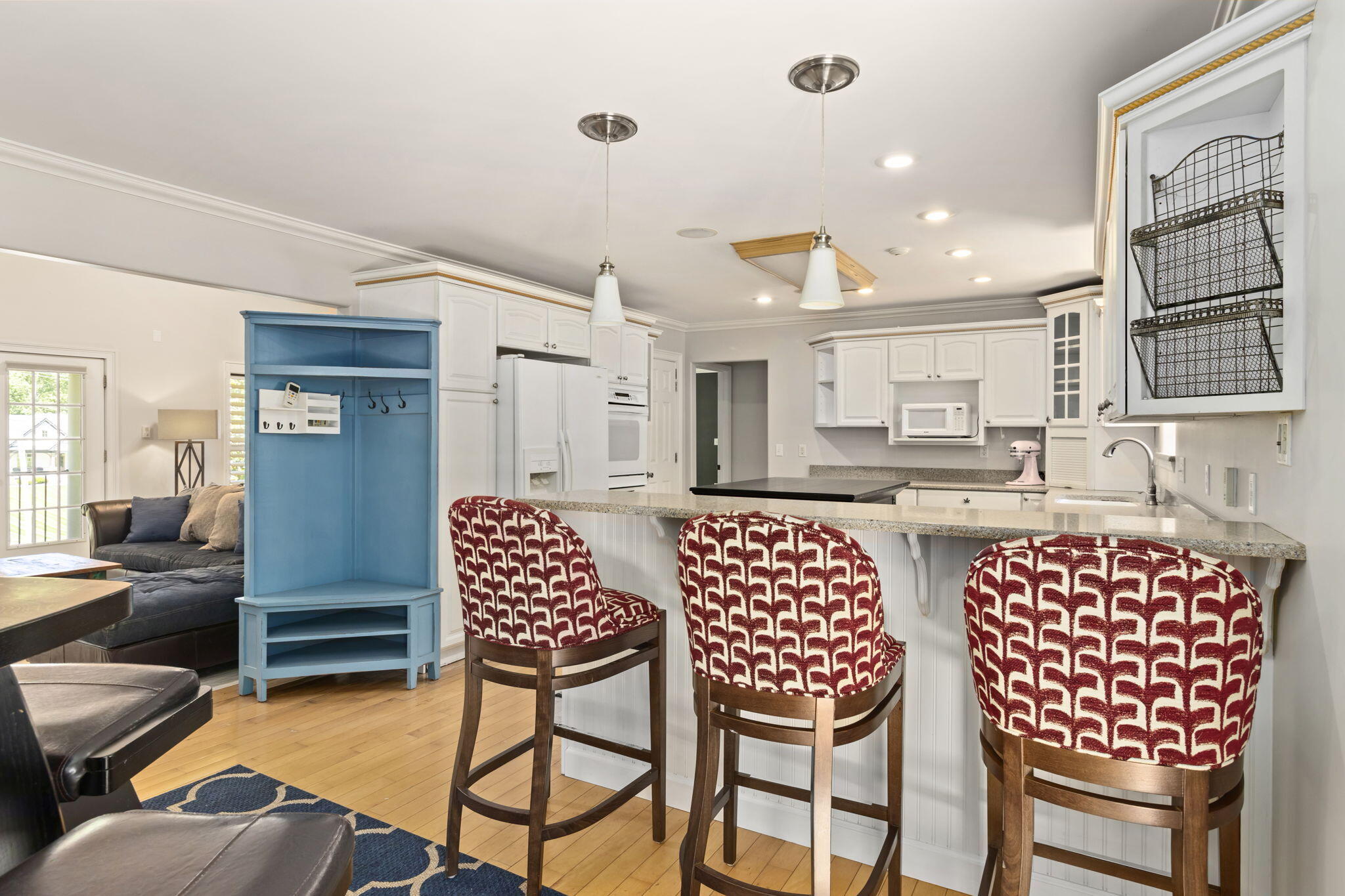 8802 Pine Ridge Road Ooltewah, TN 37363 - Photo 15 of 94 Bar Stools Remain