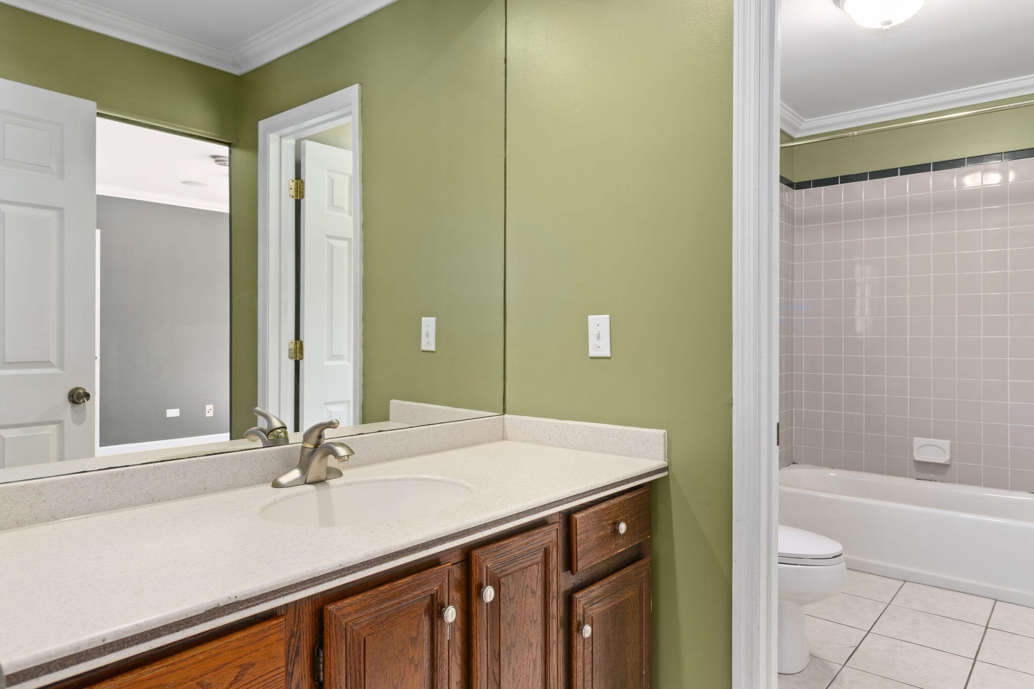 8802 Pine Ridge Road Ooltewah, TN 37363 - Photo 50 of 94 Jack & Jill bath.