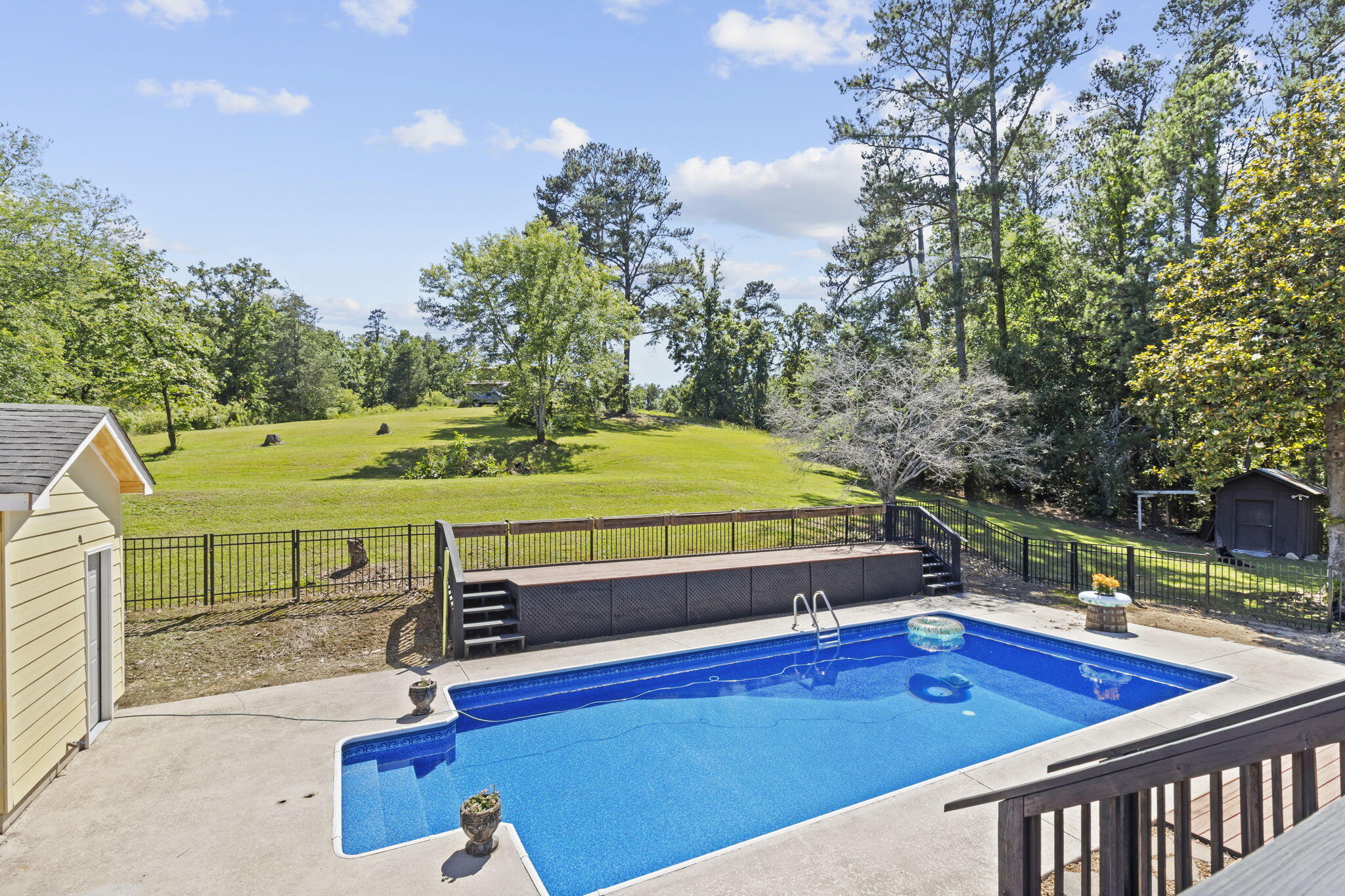 8802 Pine Ridge Road Ooltewah, TN 37363 - Photo 5 of 94 30' x 24' Pool
