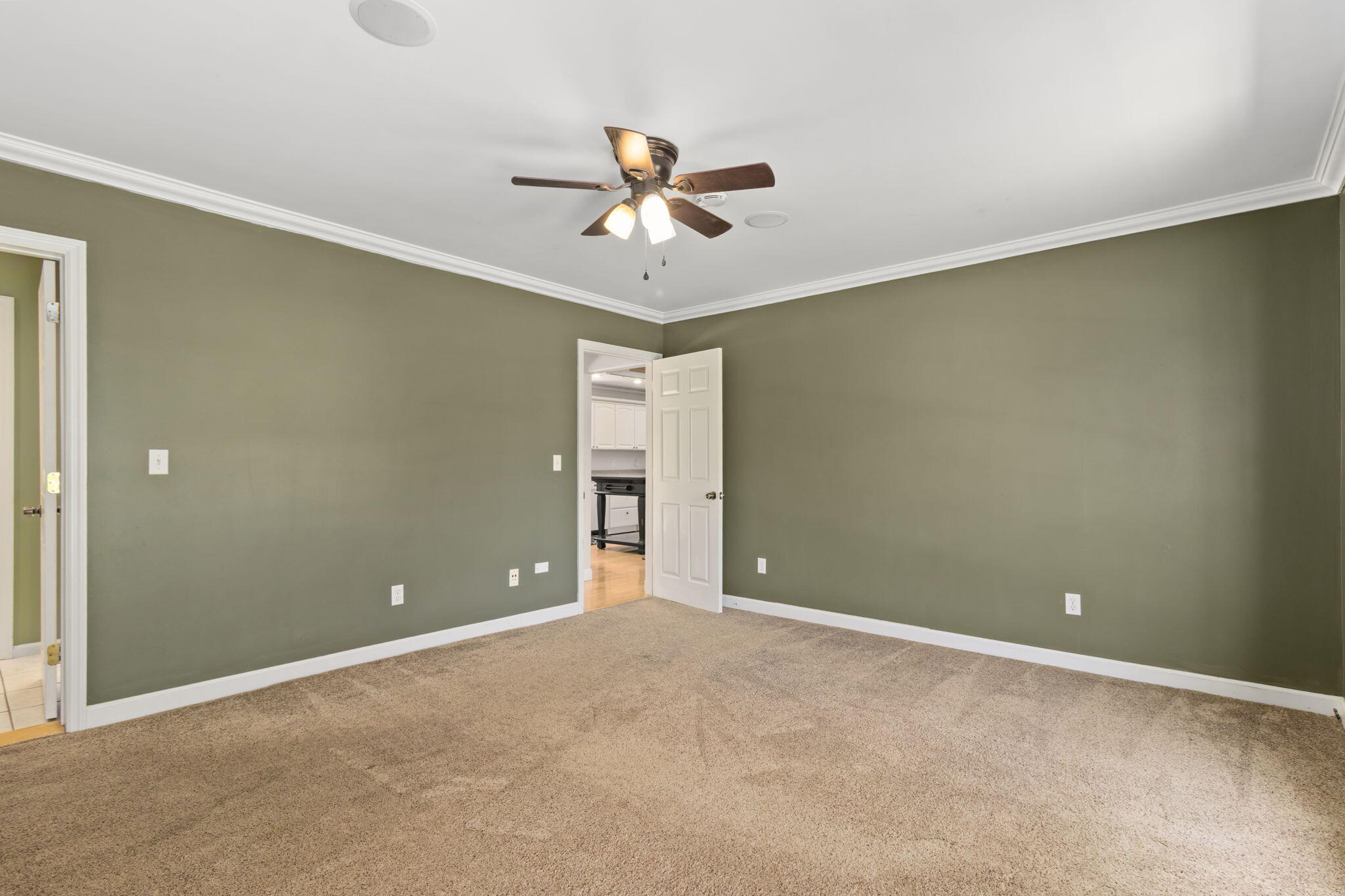 8802 Pine Ridge Road Ooltewah, TN 37363 - Photo 54 of 94 Access to Jack & Jill bath.