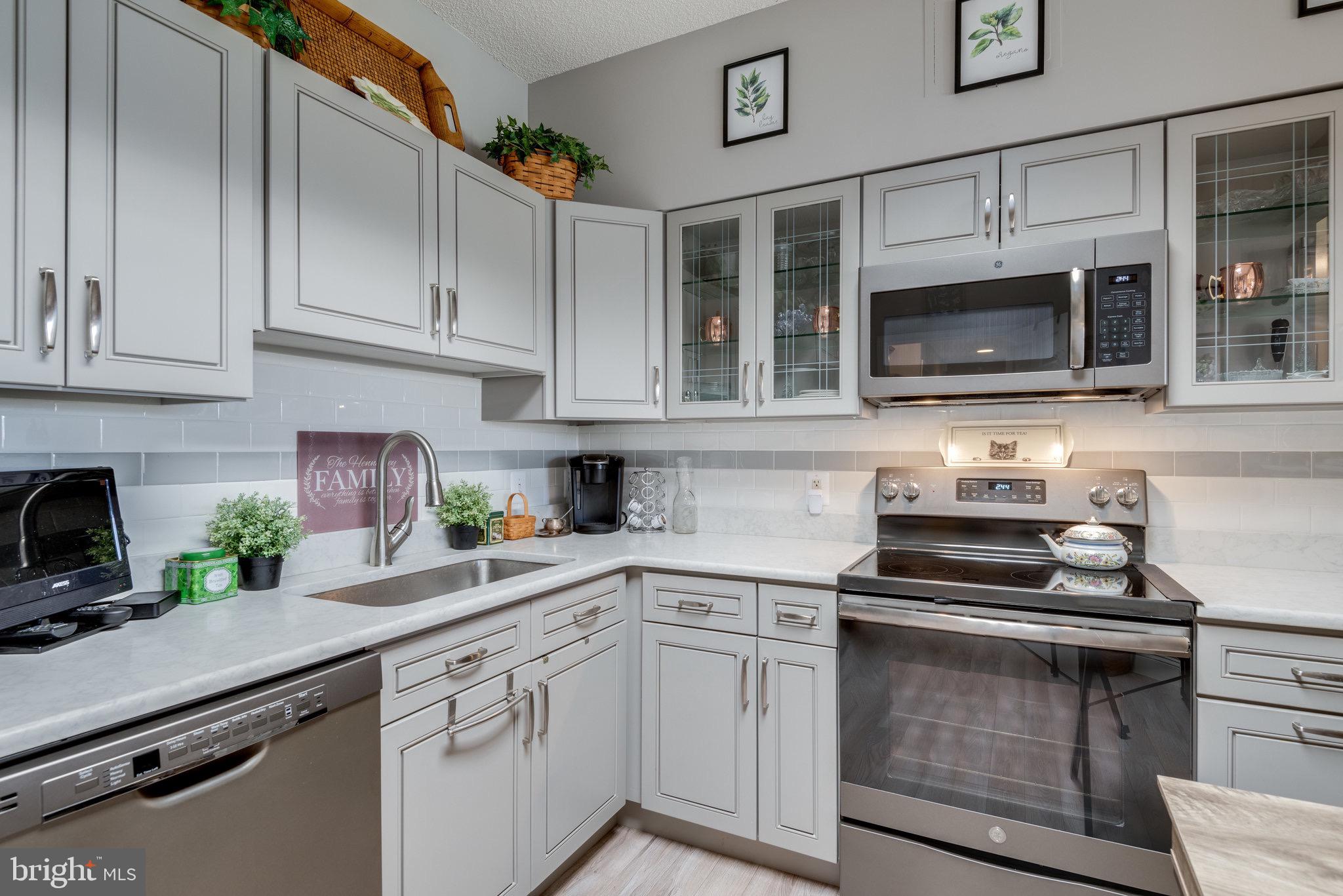 19375 Cypress Ridge Terrace, Unit 719 Leesburg, VA 20176 - Photo 3 of 48