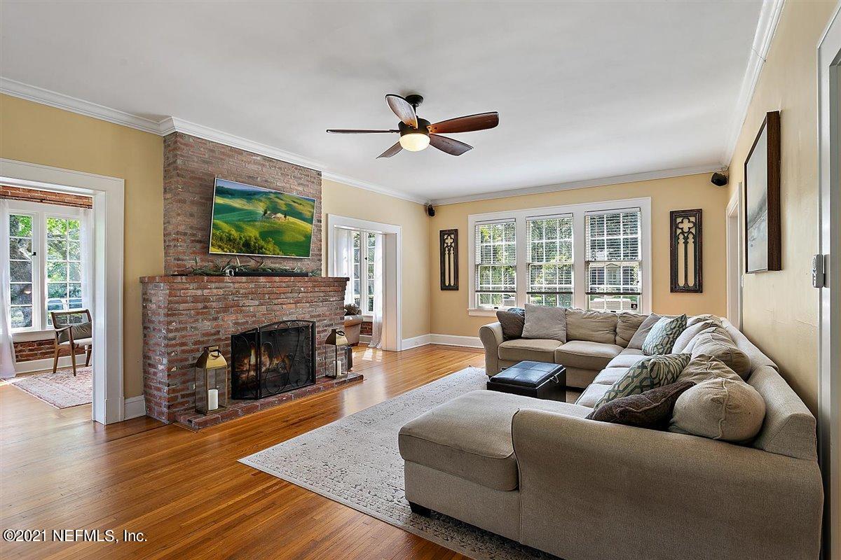 3239 Riverside Avenue Jacksonville, FL 32205 - Photo 14 of 49 14-Living Room