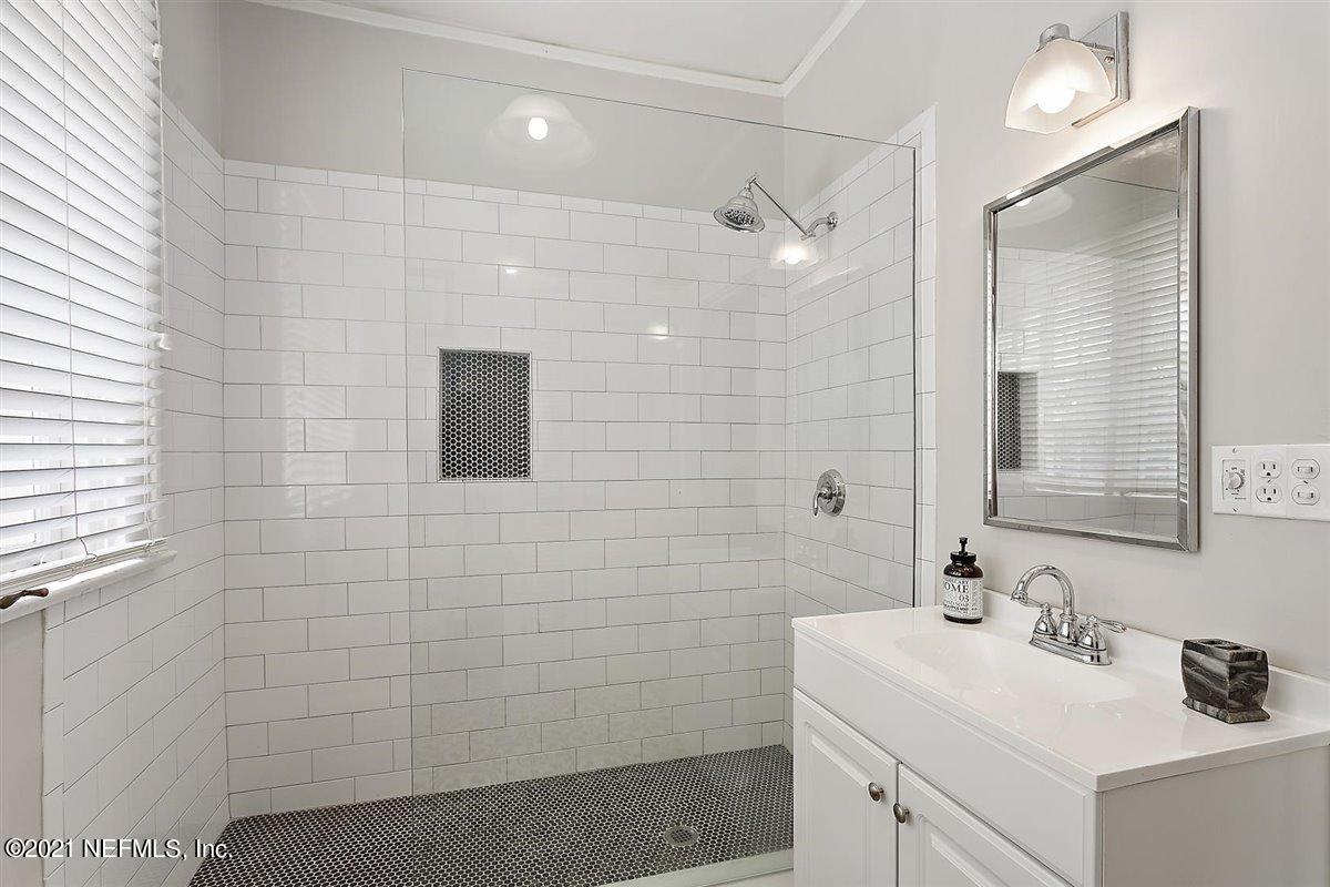 3239 Riverside Avenue Jacksonville, FL 32205 - Photo 33 of 49 33-Bathroom