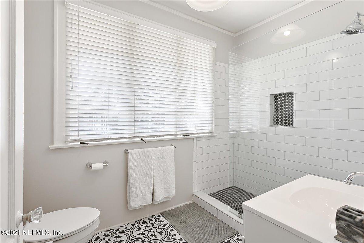 3239 Riverside Avenue Jacksonville, FL 32205 - Photo 34 of 49 34-Bathroom