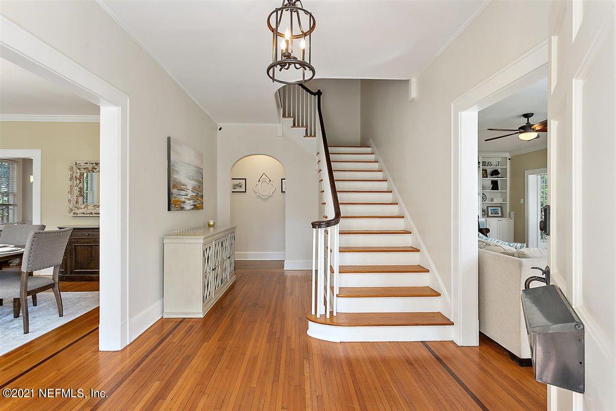 3239 Riverside Avenue Jacksonville, FL 32205 - Photo 10 of 49 10-Staircase