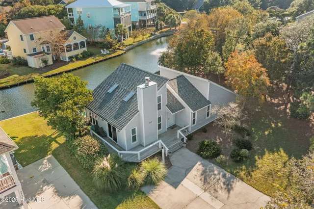 $629,000 | 213 Sandfiddler East, Emerald Isle, NC 28594