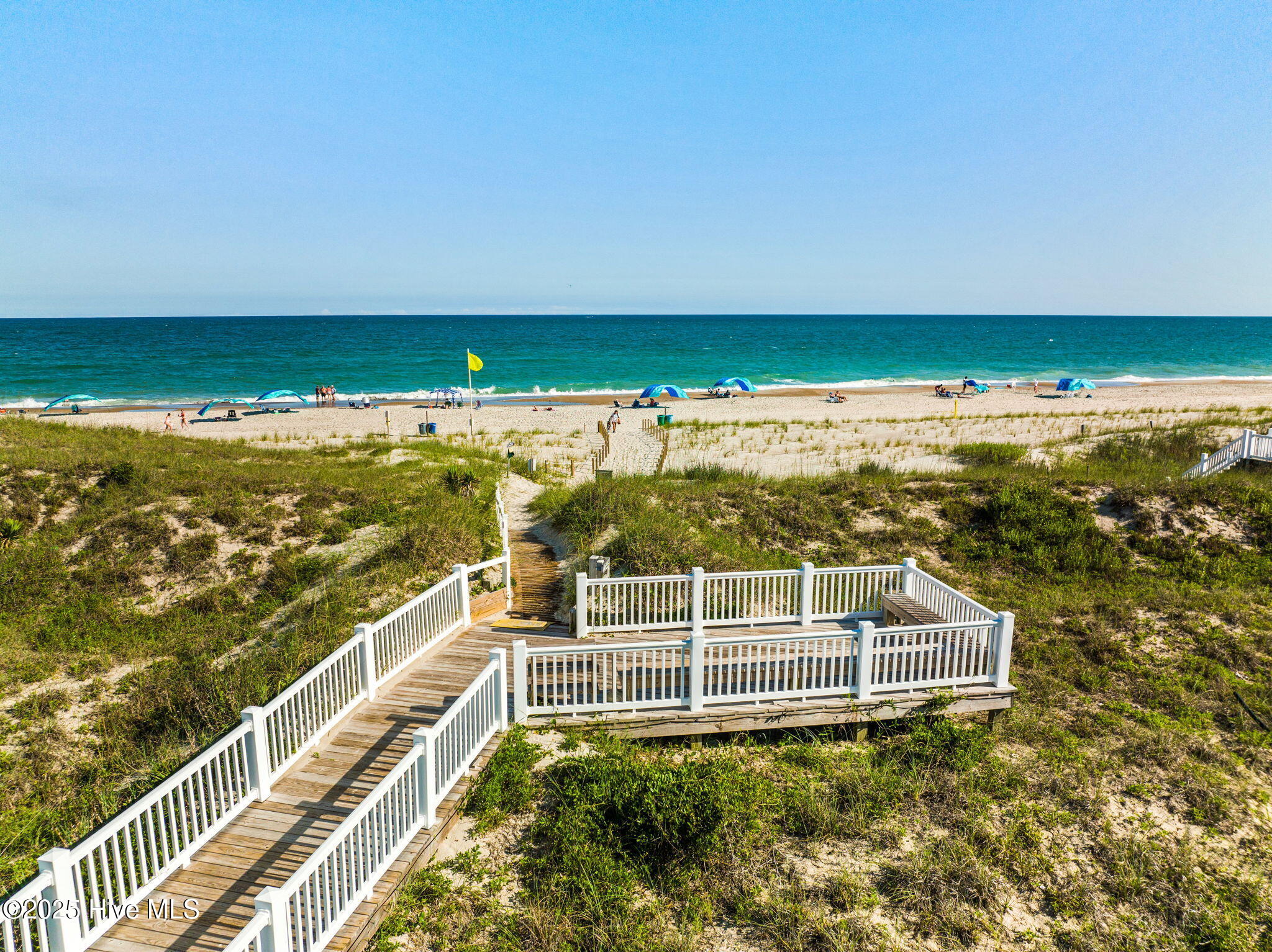 213 Sandfiddler East Emerald Isle, NC 28594 - Photo 5 of 44 Beach access!