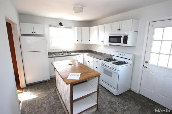 $157,900 | 527 Virginia Street, Farmington, MO 63640